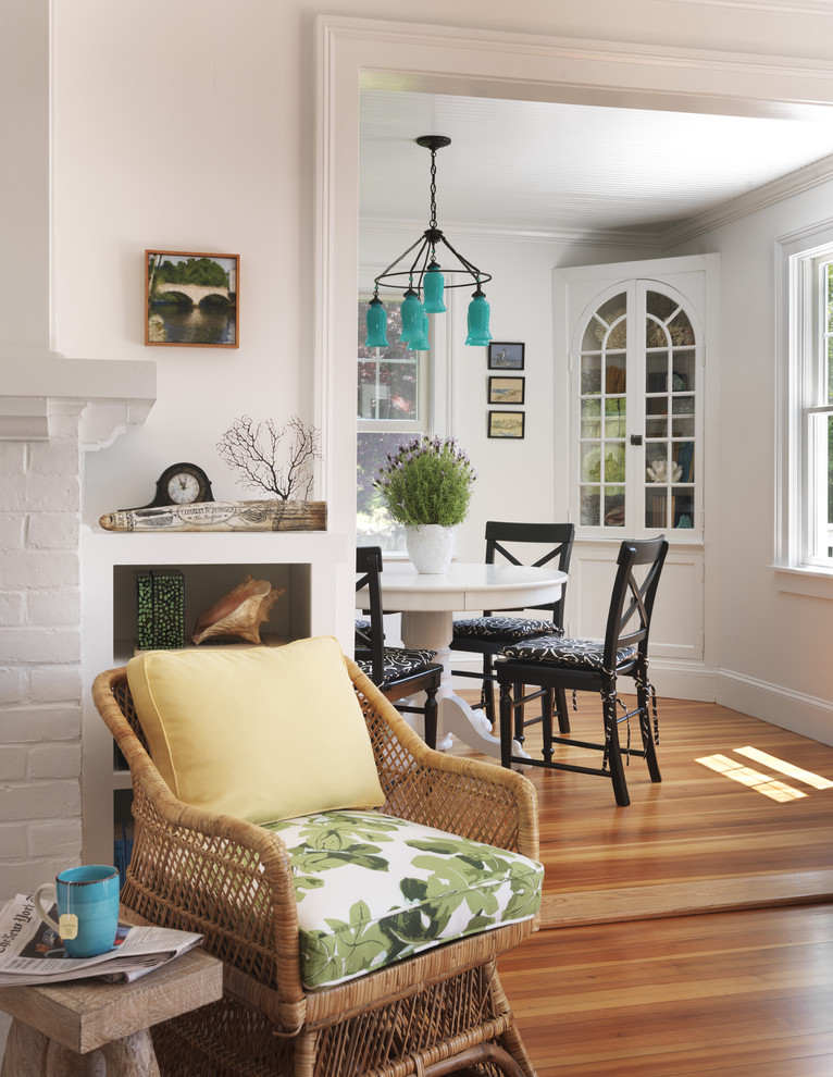 beach-style-dining-room