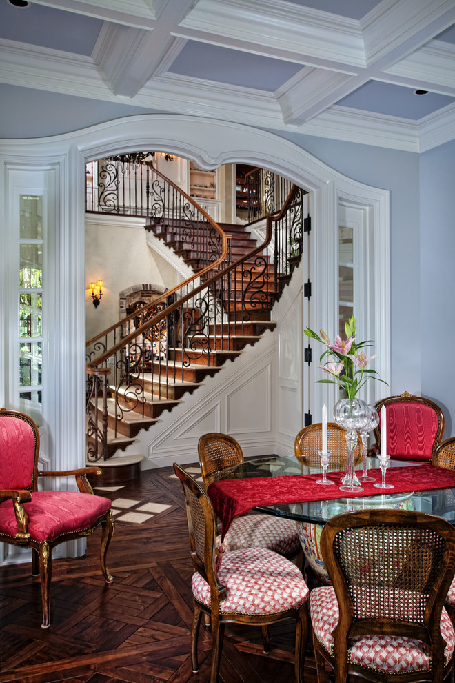 mediterranean-dining-room