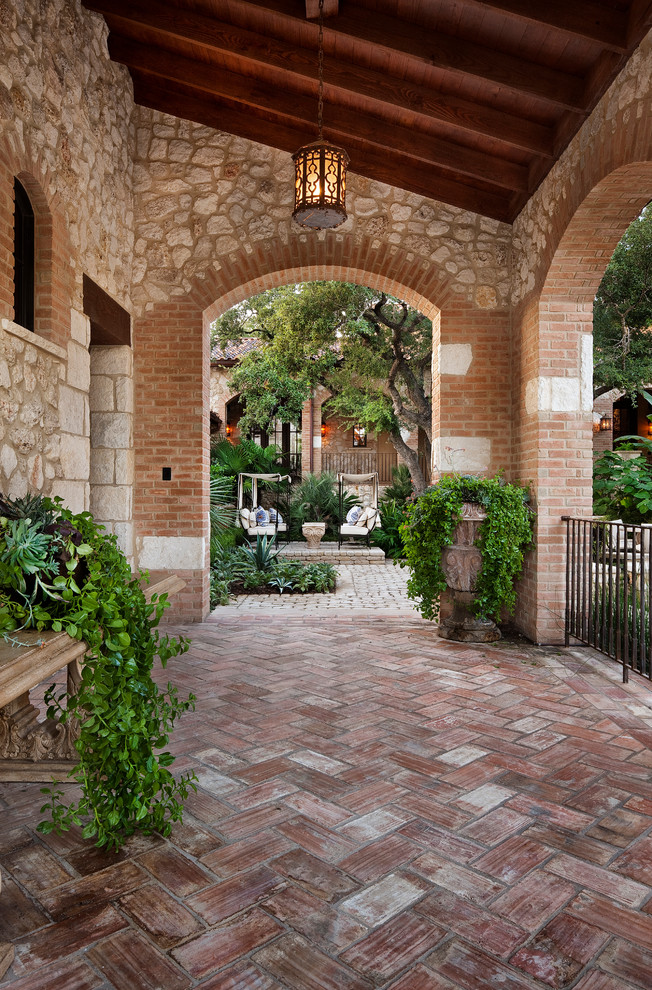 mediterranean-patio
