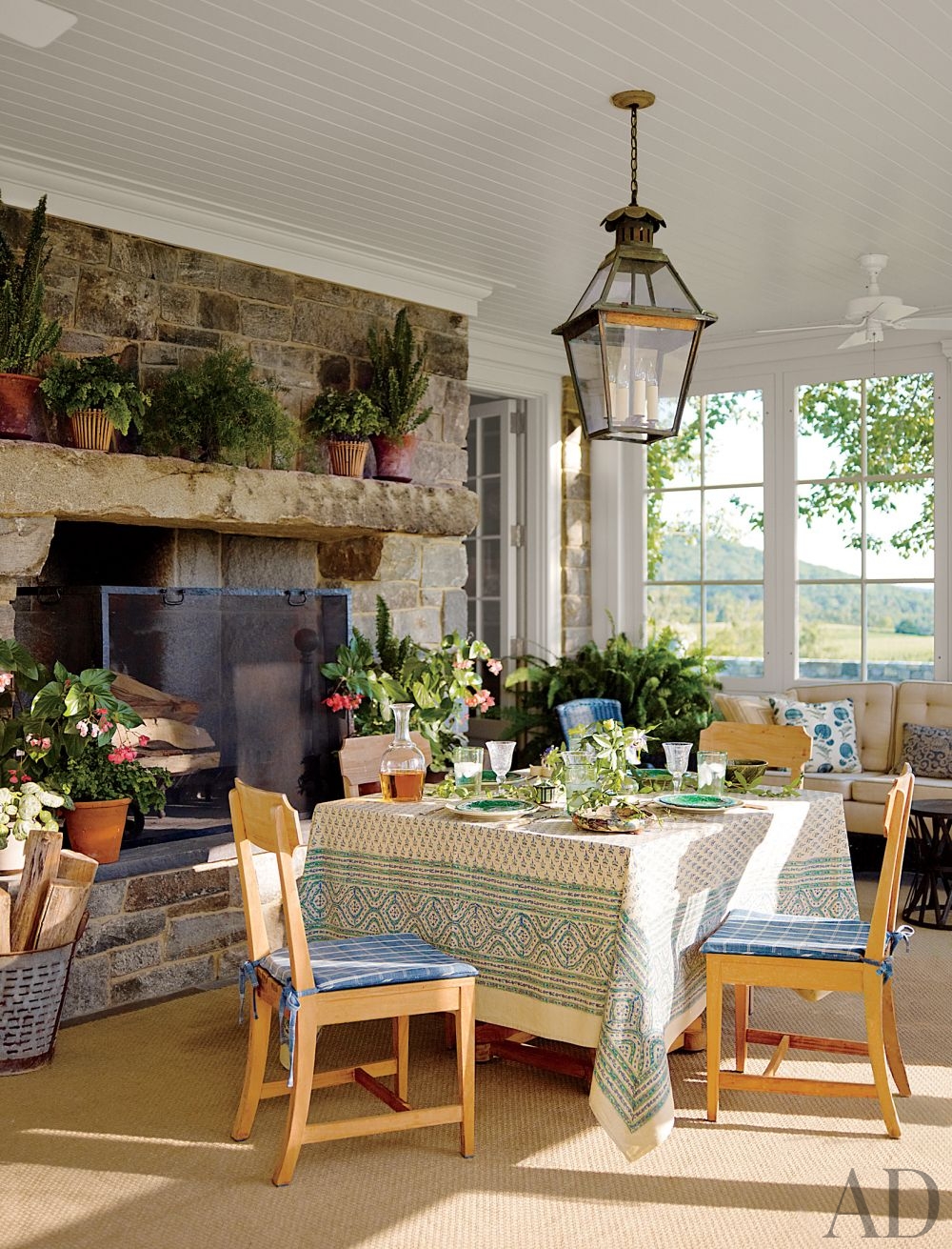 traditional-dining-room-g-p-schafer-architect-dutchess-county-new-york-201206-2_1000-watermarked