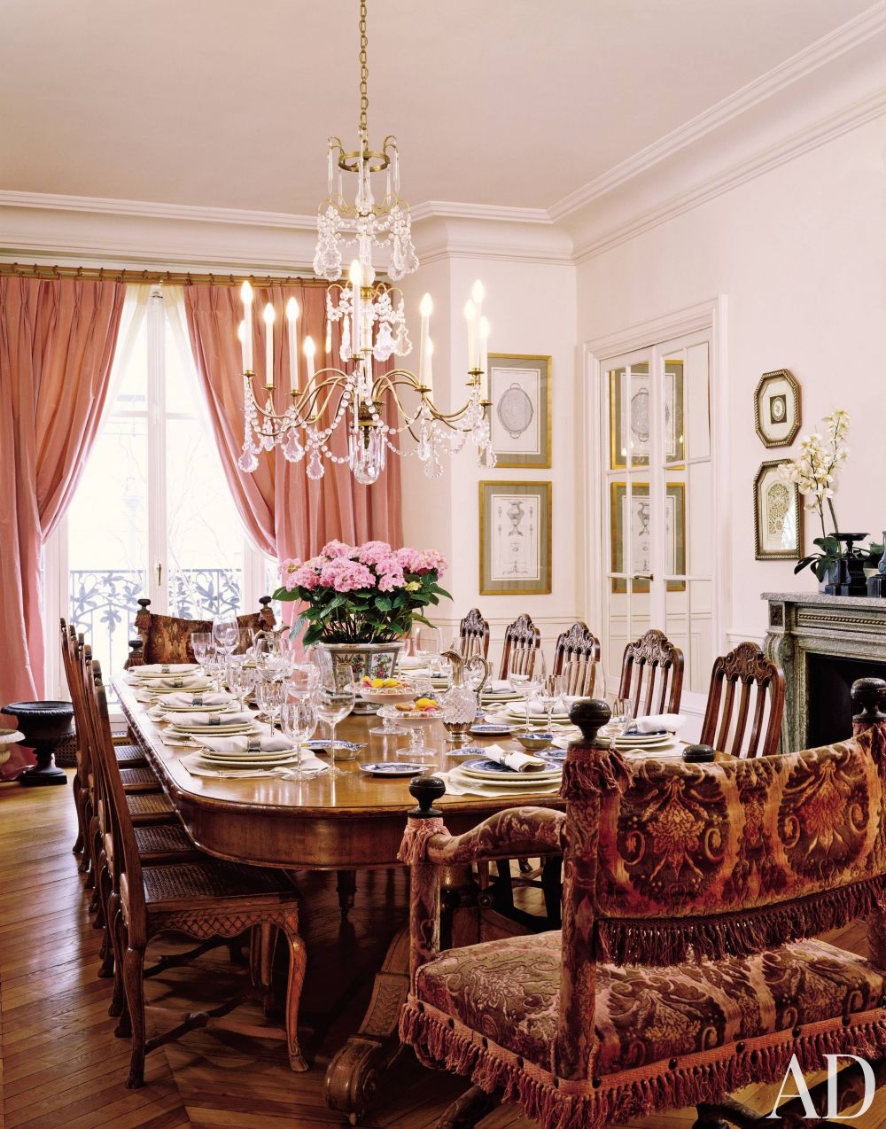 traditional-dining-room-penny-drue-baird-paris-france-200609_1000-watermarked
