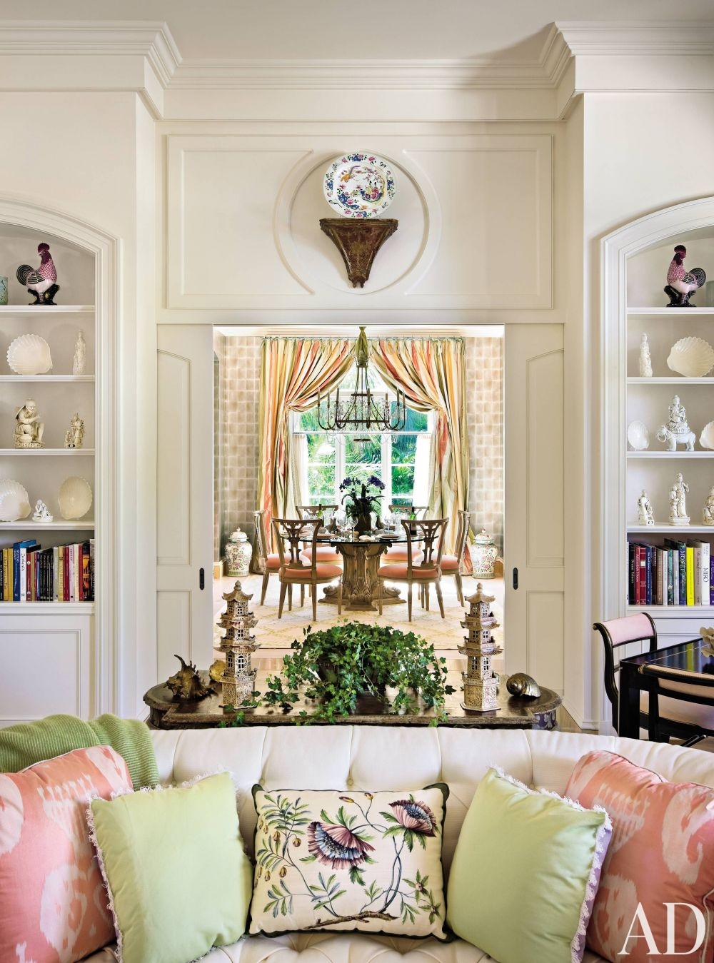 traditional-living-room-mario-buatta-palm-beach-florida-200903-2_1000-watermarked