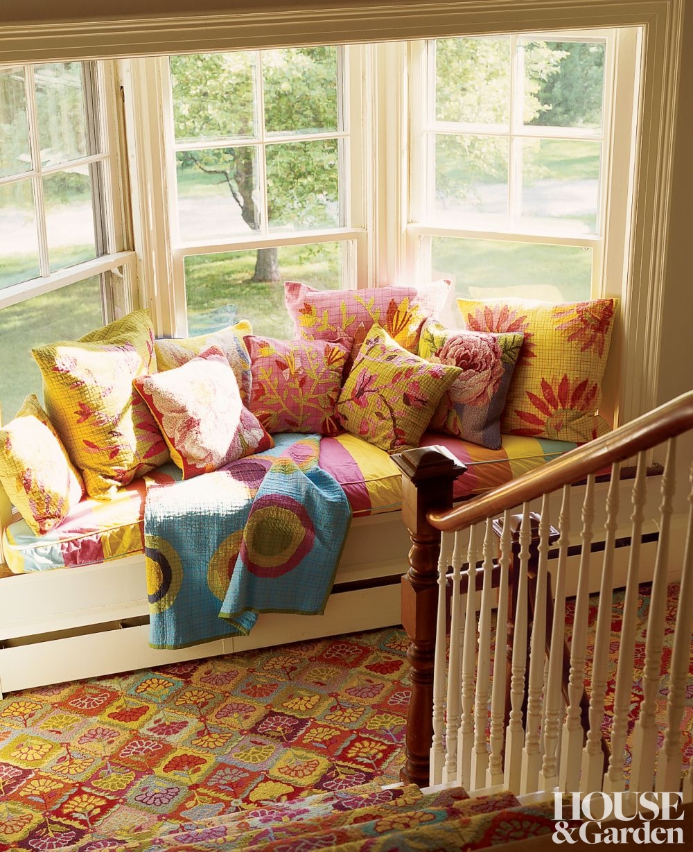 traditional-staircase-hallway-annie-selke-berkshires-200607_1000-watermarked