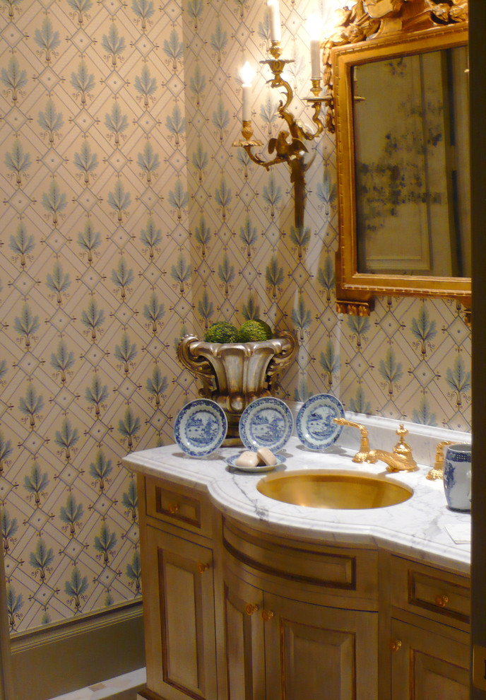 traditional-Bathroom