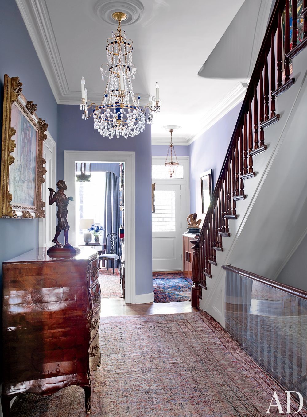 decorating persian rug violet walls chandelier