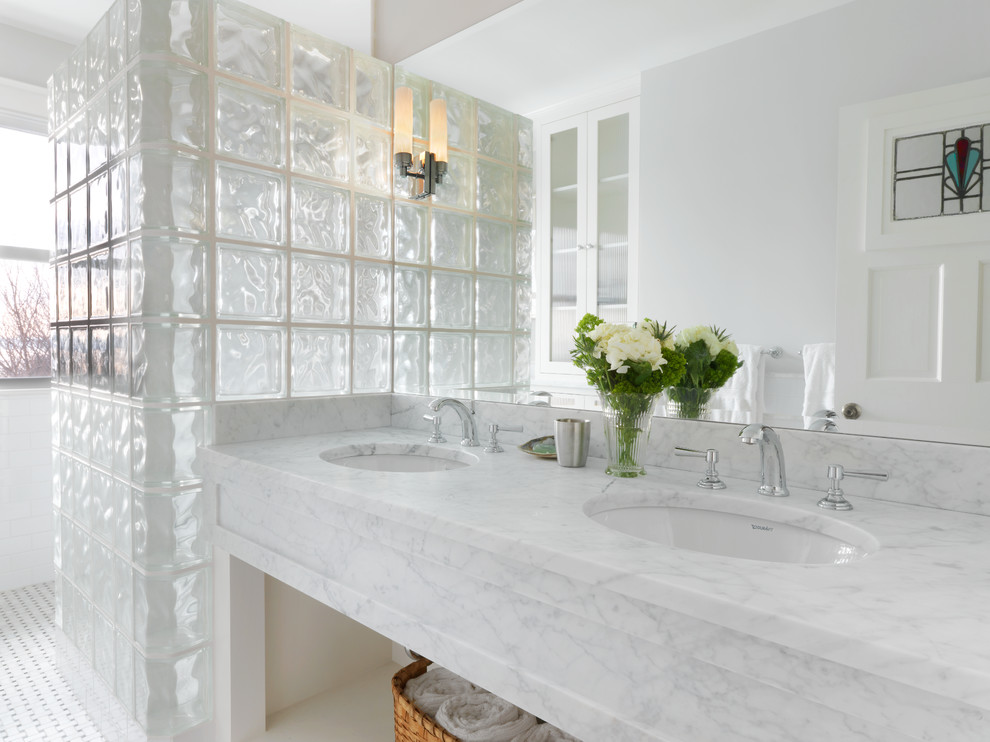 glass bricks bathroom decor ideas
