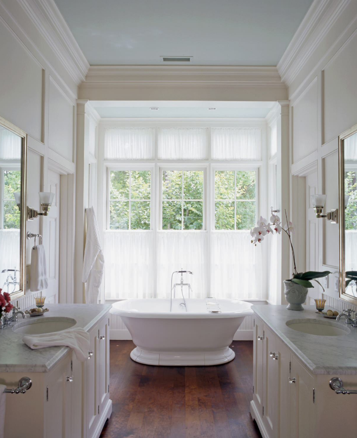 dark hardwood floors in white bathroom decorating ideas