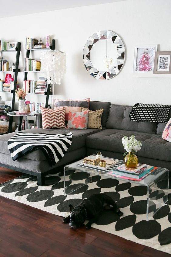 pretty-living-room-decorating-l-section-sofa-geometric-rug-ideas