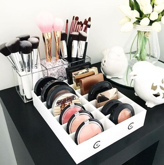 glam-makeup-room-storage-ideas-decorating